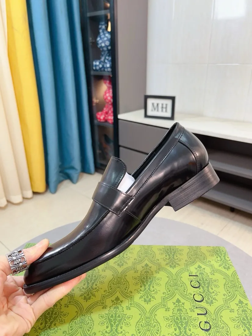 Men's shoes 💰500🌹🌹[GUCCI Gucci] A new style of formal men's leather shoes is coming ~ The original quality upper is made of Italian cowhide➕The leather is soft and delicate, comfortable and soft. The top layer of genuine leather, rubber wear-resistant outsole, the shoe shape is dignified and domineering, and the luxury charm is not concealed! The natural and free nouveau riche leads the trend. Code number: 38-44